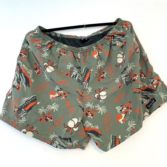 Patagonia Other - Patagonia 5” Baggies Shorts - Green/Orange Tropic